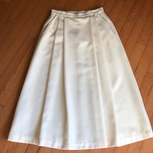 Newsport Skirt Off White 12 Excellent!
